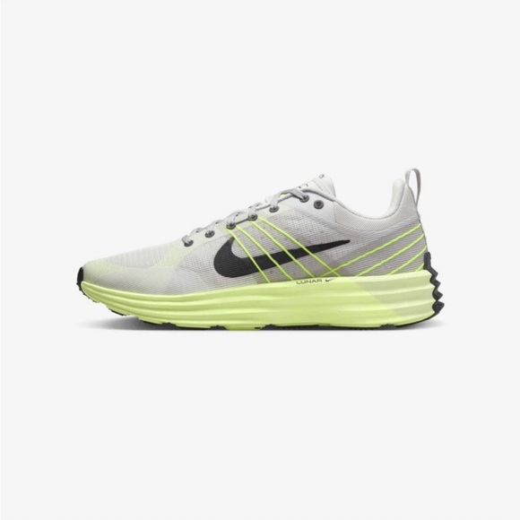 Athletic_Shoes